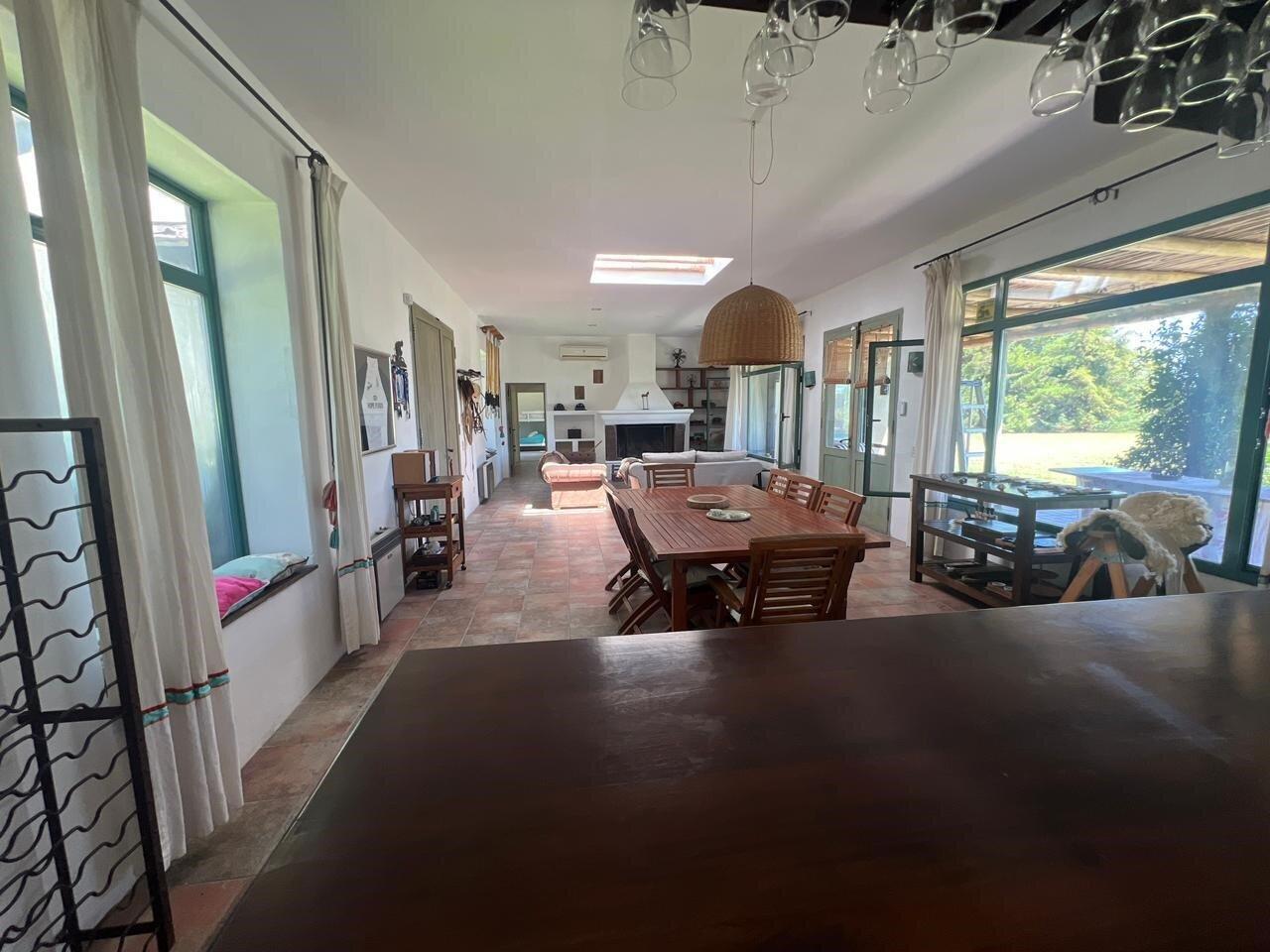 Foto de Casa en VENTA, 3 dormitorios más dependecia, en amplio lote y pileta, imagen 4