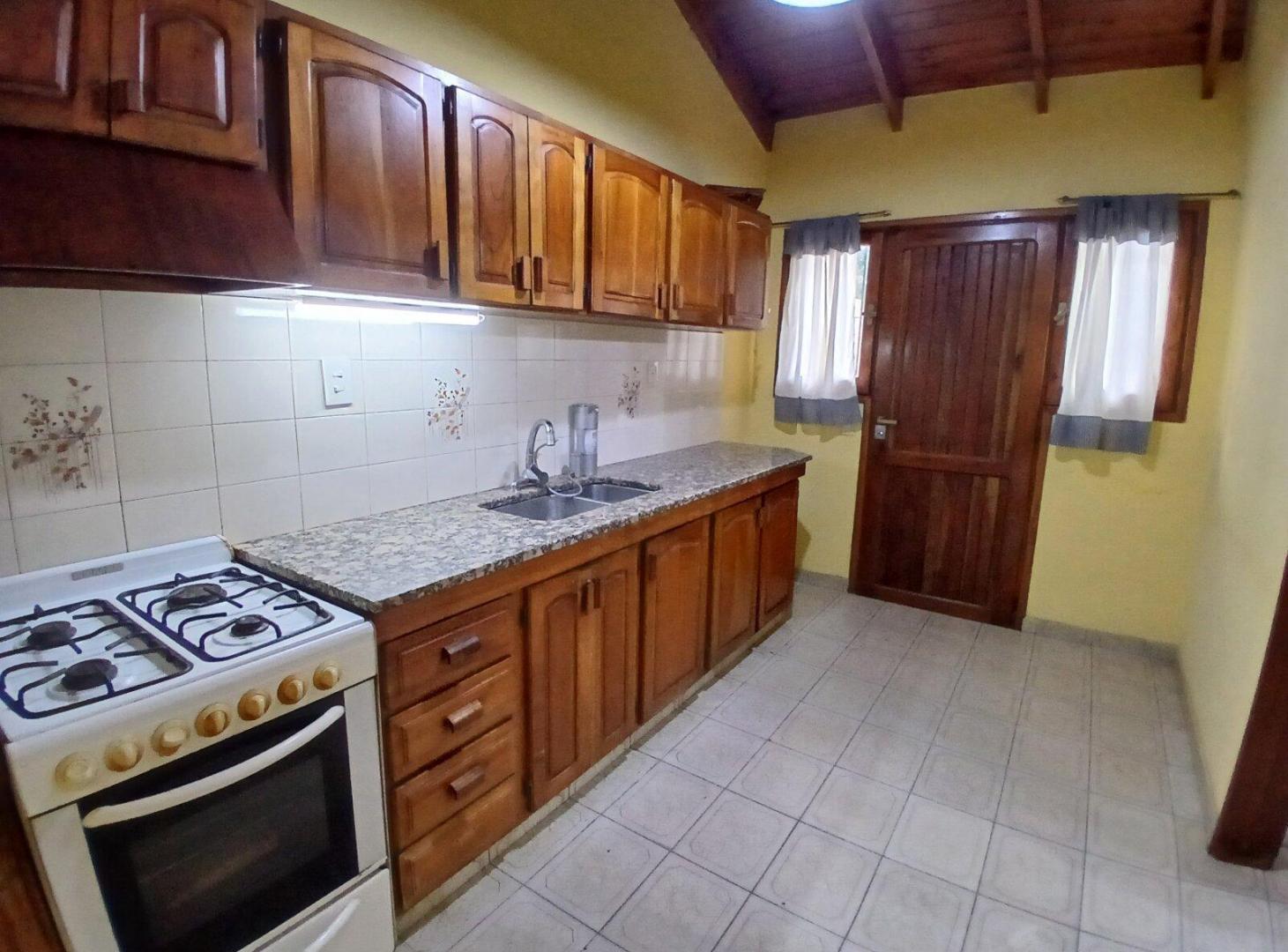 Foto de Casa 4 dormitorios con quincho y garage doble — Barrio San Martín, imagen 2