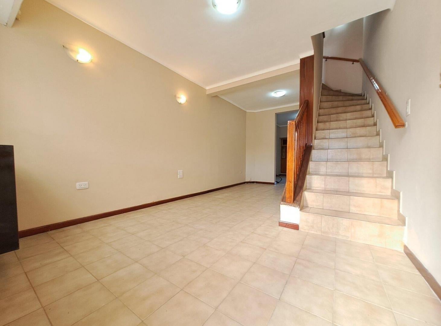 Foto de Duplex en venta en Barrio Pacifico, imagen 2