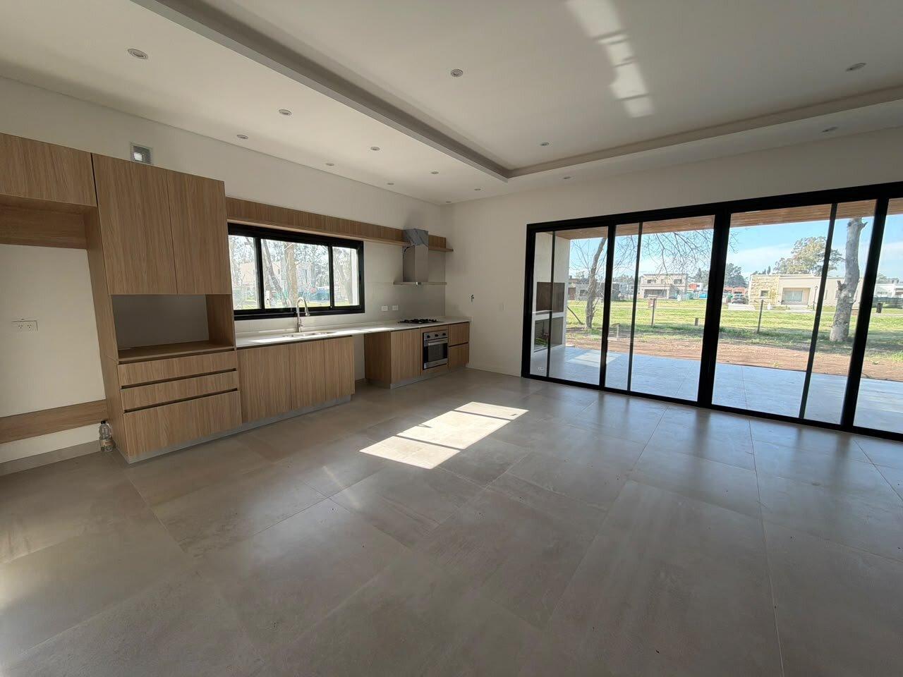 Foto de Casa en venta en Santa Sofía, 1 planta, 3 dormitorios, escritorio, 2, imagen 3