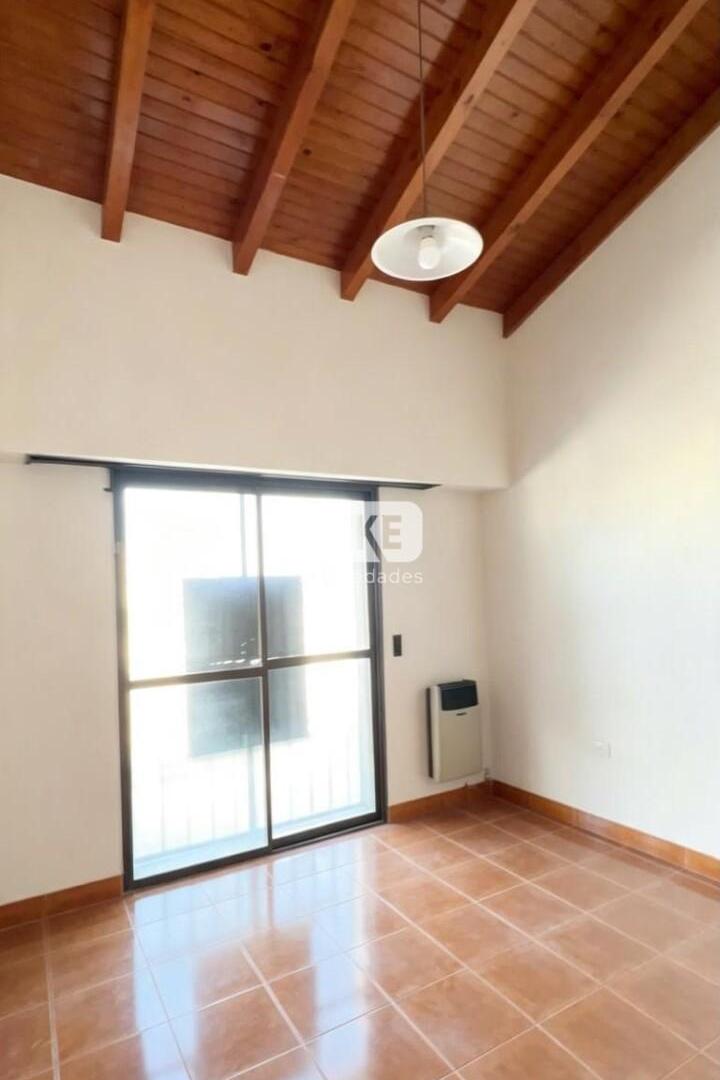 Foto de Casa 5 dormitorios B° Islas Malvinas, imagen 4