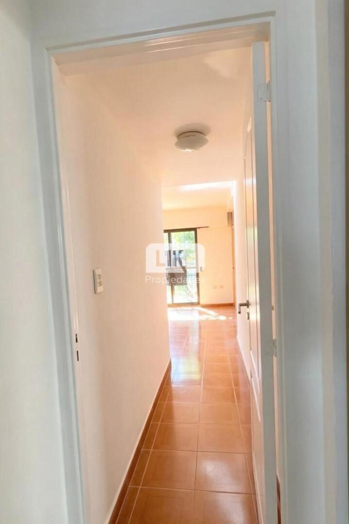 Foto de Casa 5 dormitorios B° Islas Malvinas, imagen 2