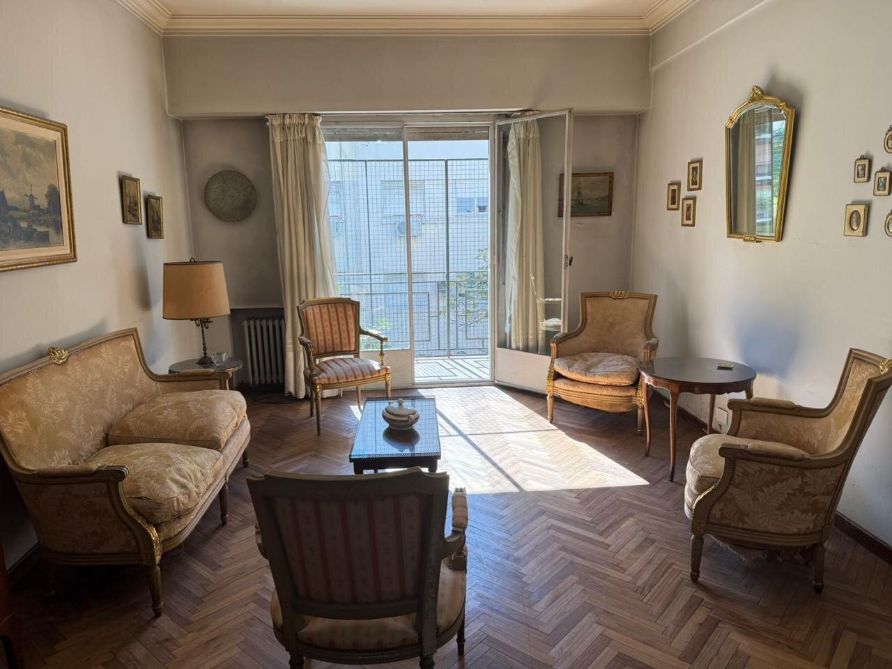 Foto de Departamento EN VENTA. A reciclar, tres dormitorios, con balcon al, imagen 4