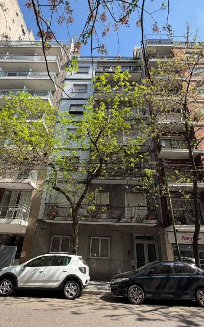 Foto de Departamento EN VENTA. A reciclar, tres dormitorios, con balcon al, imagen 2