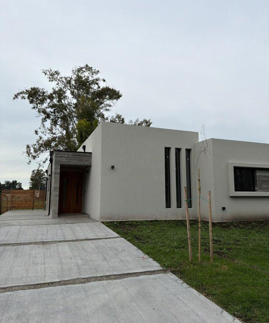 Foto de Casa en VENTA en Santa Sofía, 1 planta, 3 dormitorios, 2 baños, galería, imagen 1