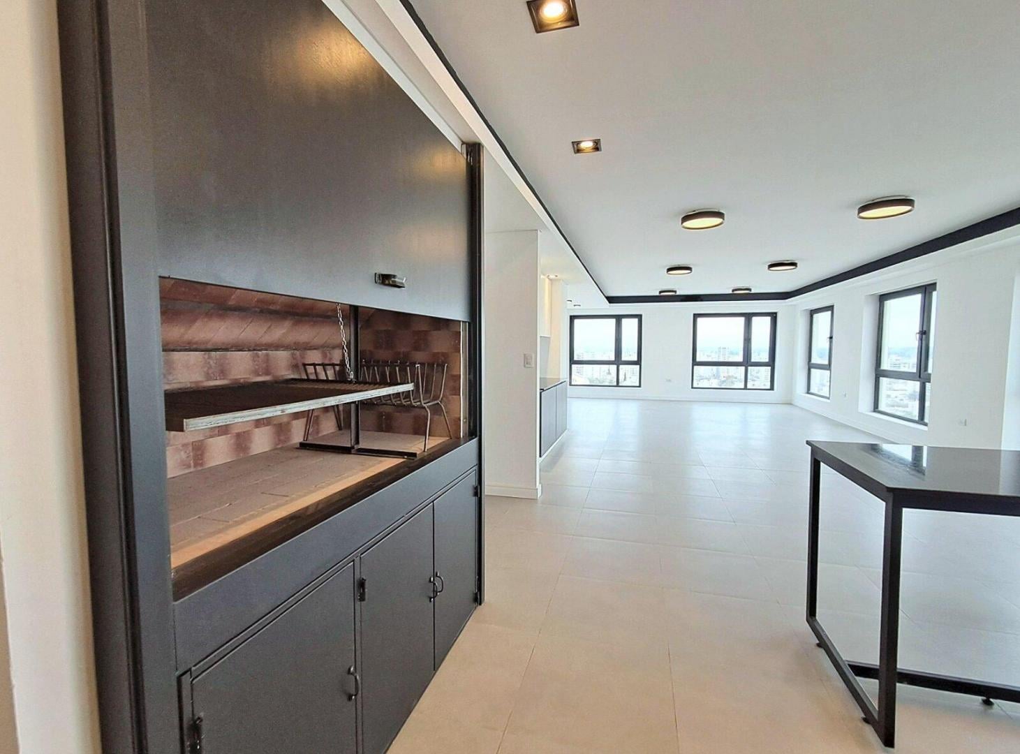 Foto de General Paz y Corrientes- 1 dorm c/balcón 54m2, imagen 1