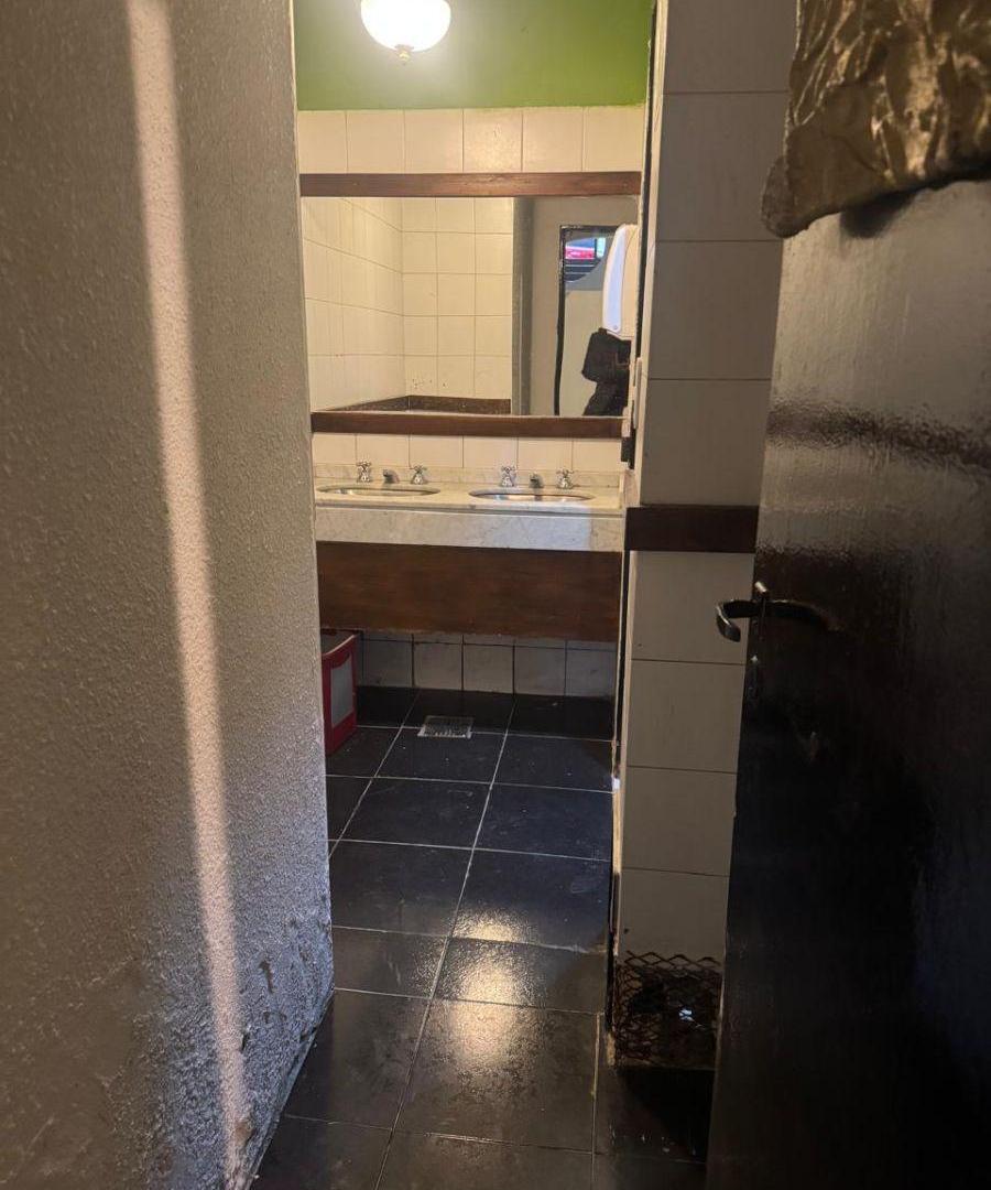 Local de 139 m2 en venta y alquiler en Recoleta - SOTANO