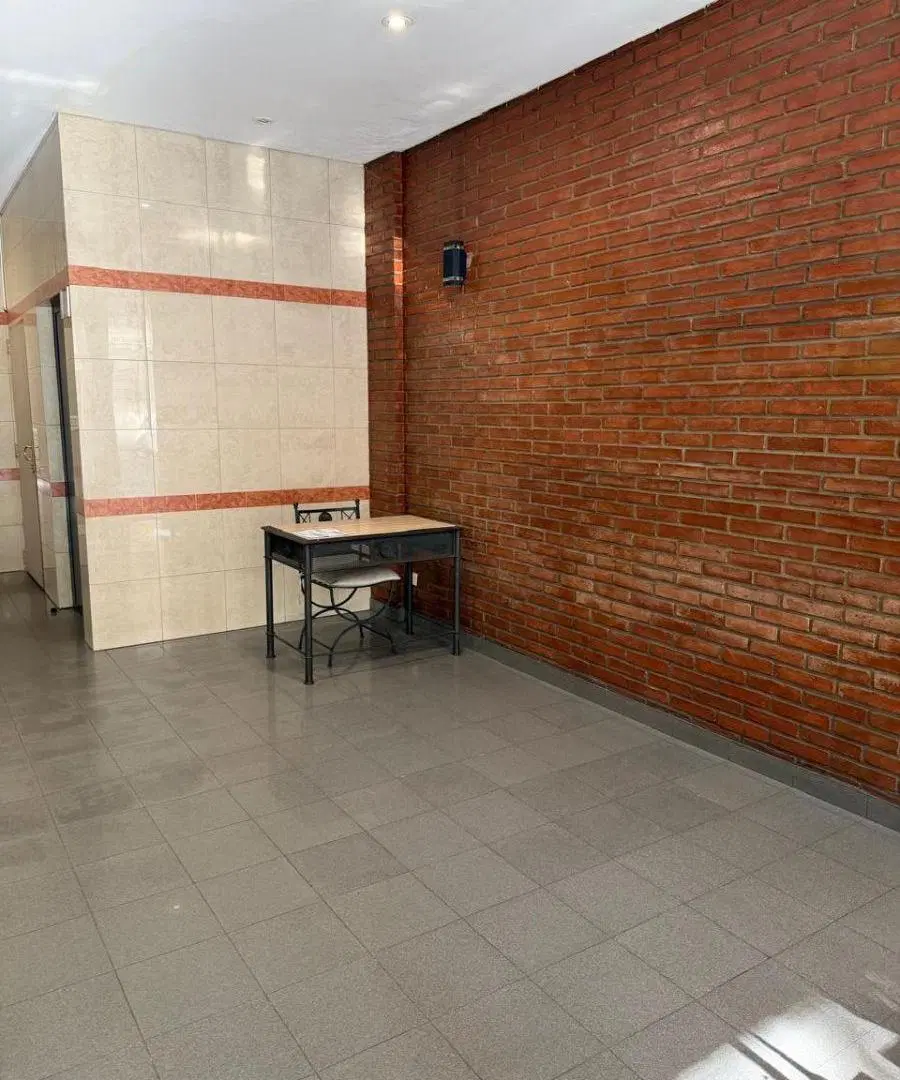 Excelente Semipiso al frente con balcon Aterrazado 28 años antig 4
