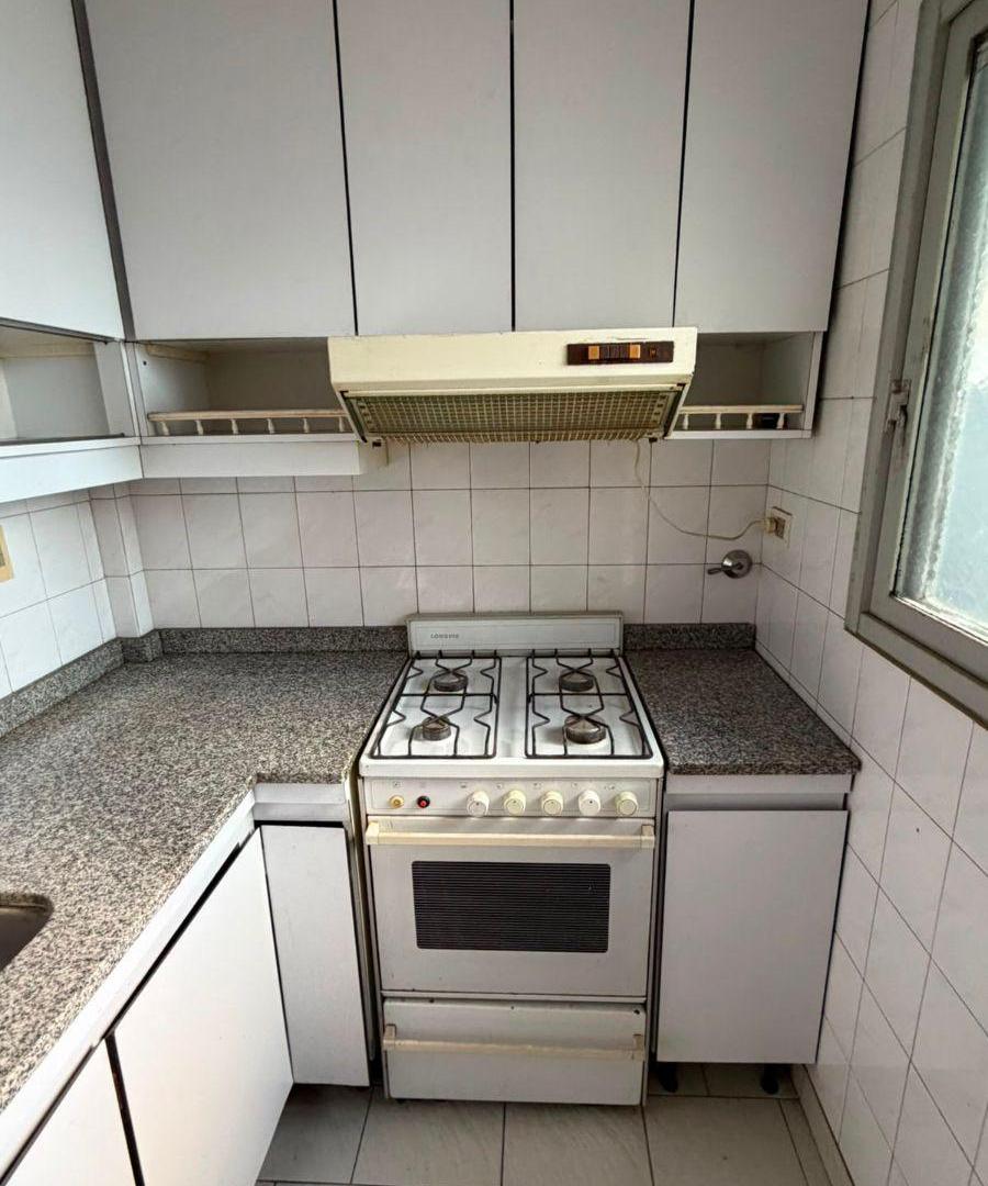 Foto de Super oportunidad! Hermoso 3amb con cocica comedor u escritorio., imagen 3