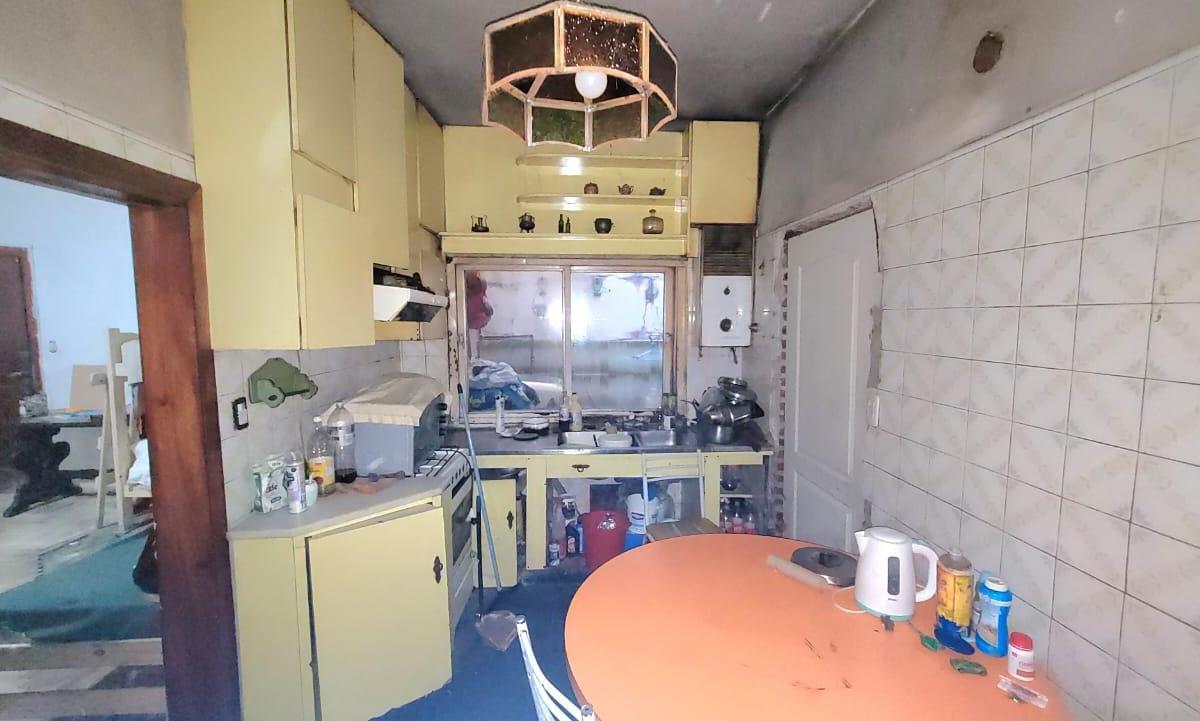 Foto de EXCELENTE UBICACIÓN, CASA "Angel J. Carranza 1585" CON BALCÓN, PATIO Y, imagen 5