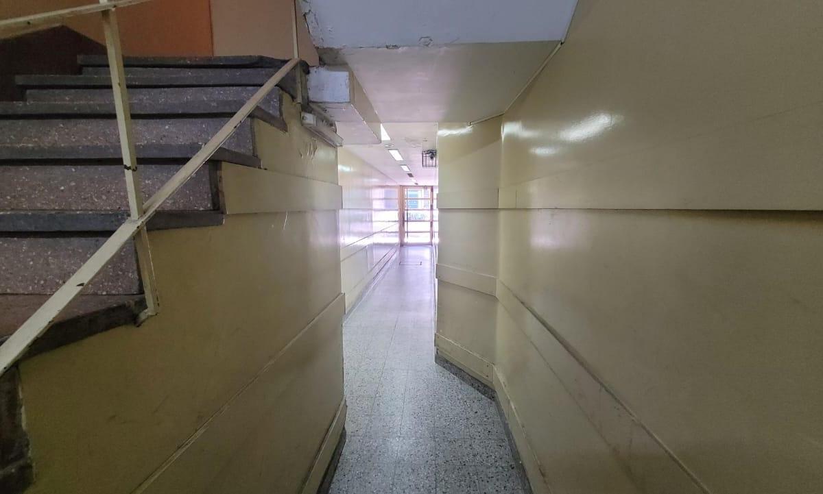 Foto de EXCELENTE UBICACION "Larrea 653", OFICINA AL CONTRAFRENTE EN ONCE, imagen 5