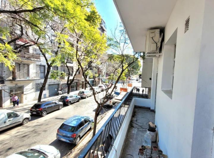 EXCELENTE UBICACIÓN "Escalada 20", DEPARTAMENTO 3 AMBIENTES AL FRENTE CON BALCÓN 2