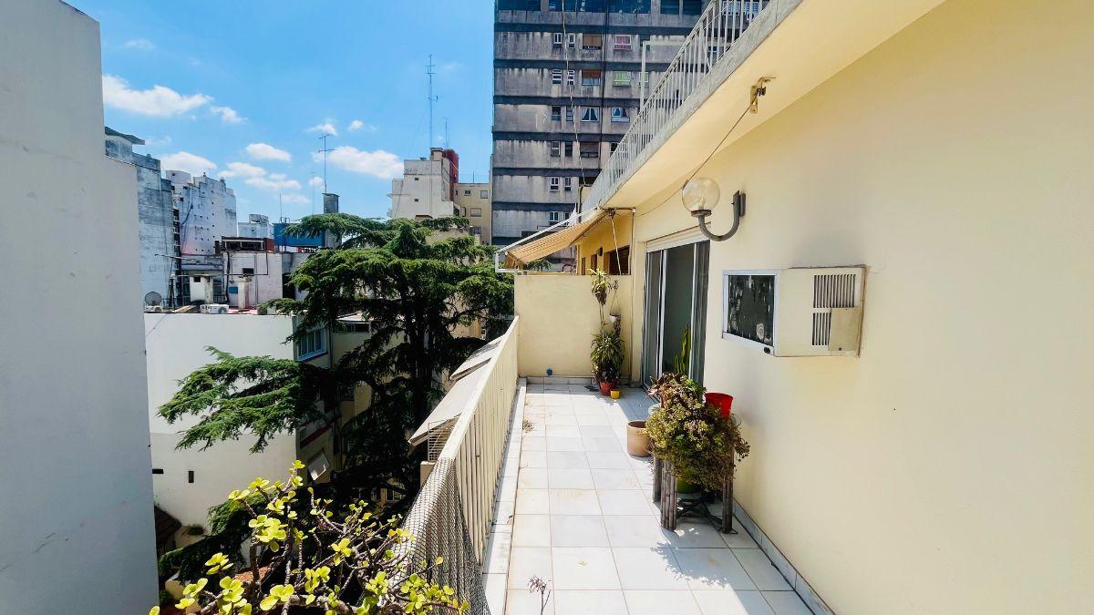 "EXCELENTE UBICACION" SENILLOSA AL 100 3 AMB C/DEP. ENORME BALCON AL CONTRAFRENTE