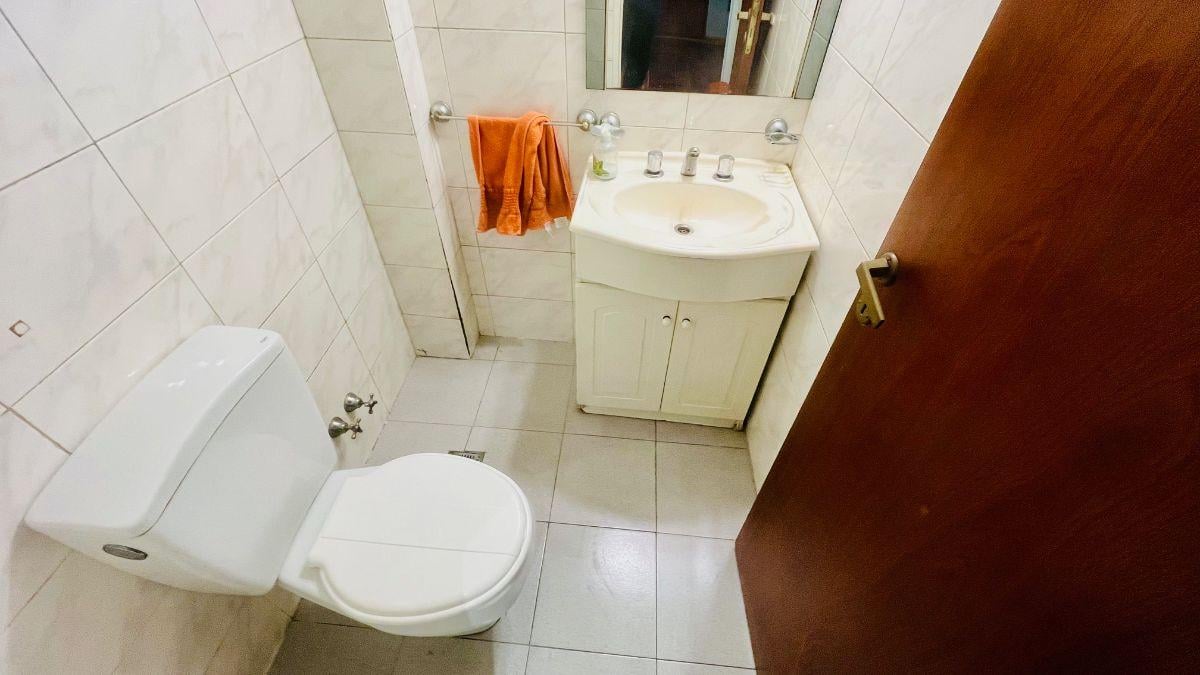 Foto de "EXCELENTE UBICACION" Q. BOCAYUVA AL 400, DUPLEX 4 AMBIENTES C/DEP, imagen 2
