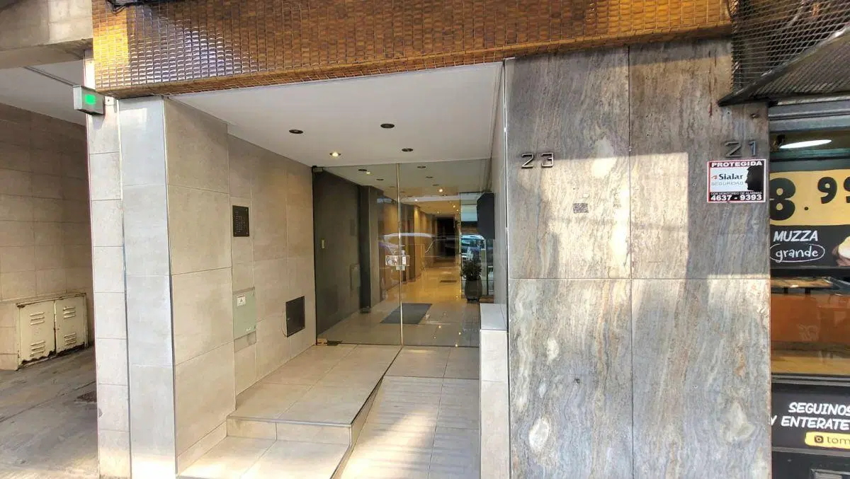 EXCELENTE UBICACIÓN "Rosario 23", DEPARTAMENTO 3 AMBIENTES CON PATIO EN CABALLITO 5