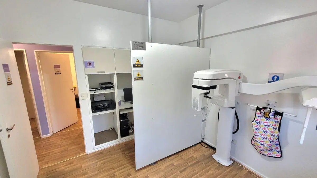 EXCELENTE UBICACIÓN "Av. Maipu 2322", DEPARTAMENTO 4 AMBIENTES CON PATIO y BALCÓN 2