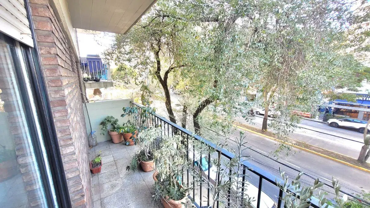 EXCELENTE UBICACIÓN "Av. Maipu 2322", DEPARTAMENTO 4 AMBIENTES CON PATIO y BALCÓN 1