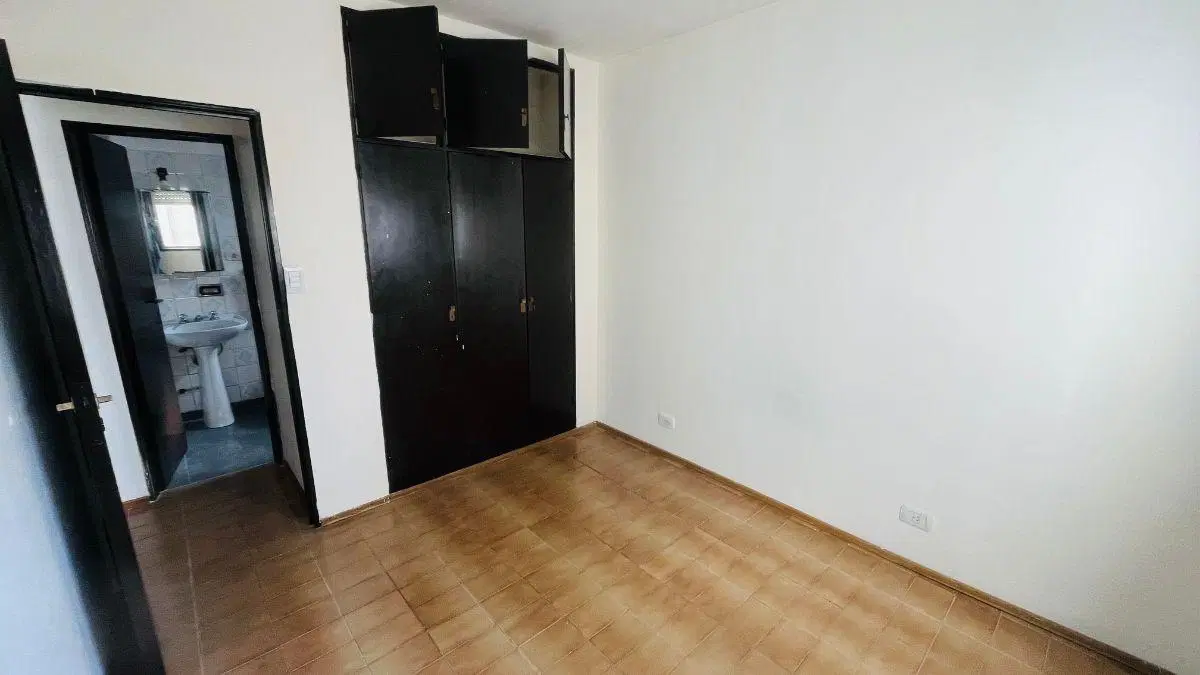 "EXCELENTE UBICACION" MAZA 1521, 2 AMB. LATERAL C/BALCON, MUY LUMINOSO 3