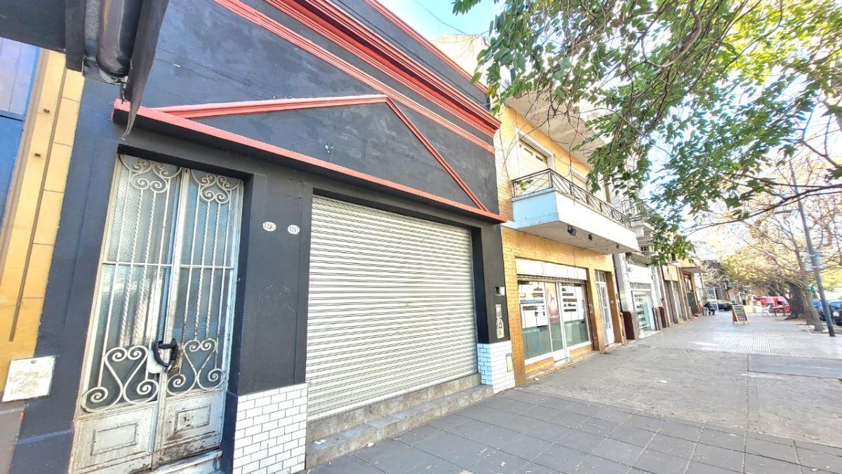 EXCELENTE LOCAL "Av. Carlos Calvo 4243" EN ALMAGRO SIN EXPENSAS