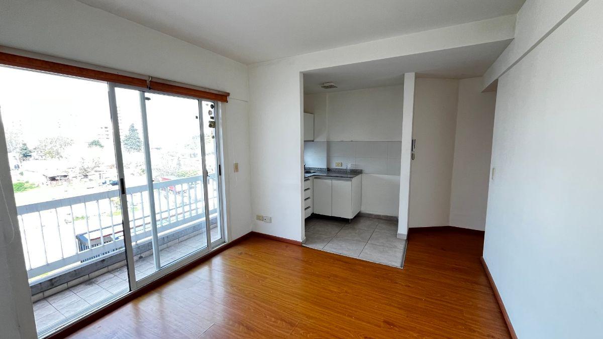 Foto de DEPTO. ALQUILER 2 AMB. CABALLITO - BOGOTA 1656 C/ BALCON AL, imagen 4