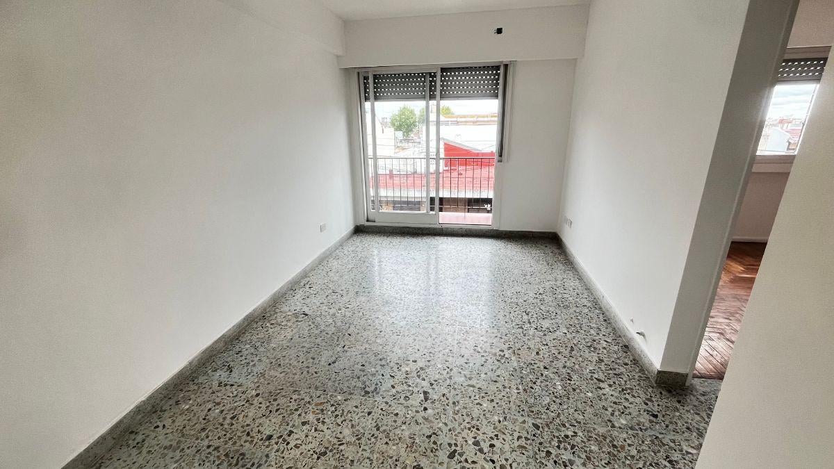 Foto de DEPTO. ALQUILER 2 AMB. POMPEYA - LANZA 2296, 2 AMB. BALCON AL FRENTE, imagen 4