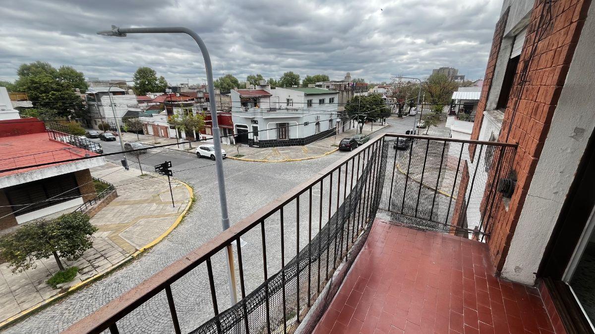 Foto de DEPTO. ALQUILER 2 AMB. POMPEYA - LANZA 2296, 2 AMB. BALCON AL FRENTE, imagen 1