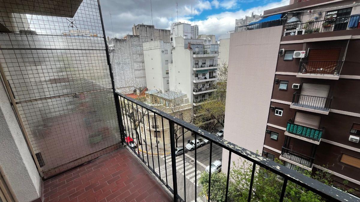 Foto de DEPTO. ALQUILER - 2 AMB. CABALLITO - YERBAL 727 BALCON AL FRENTE, MUY, imagen 2