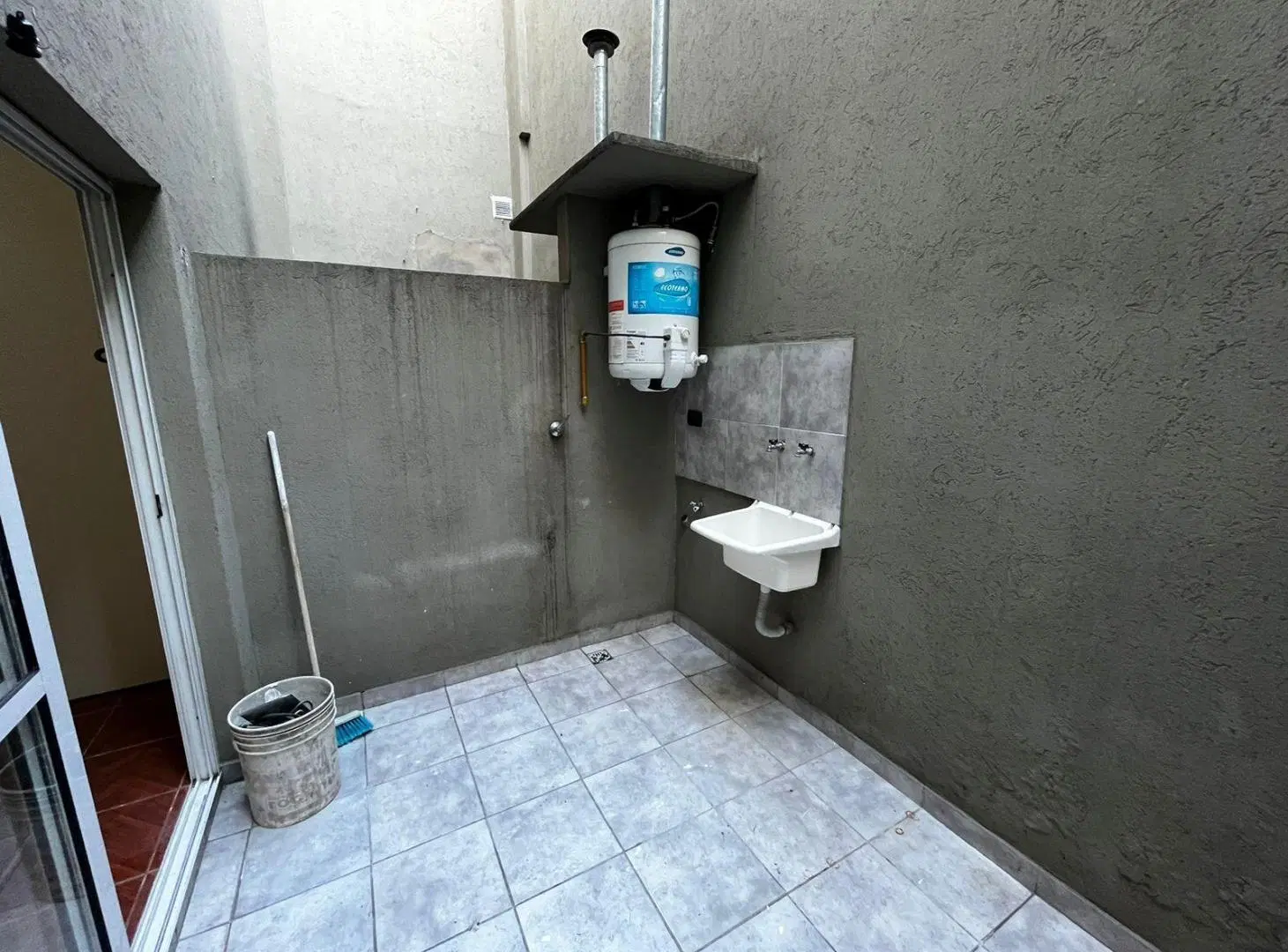 Alquiler • Departamento 2 ambientes con patio • Alte Brown 2495 UF 3 2