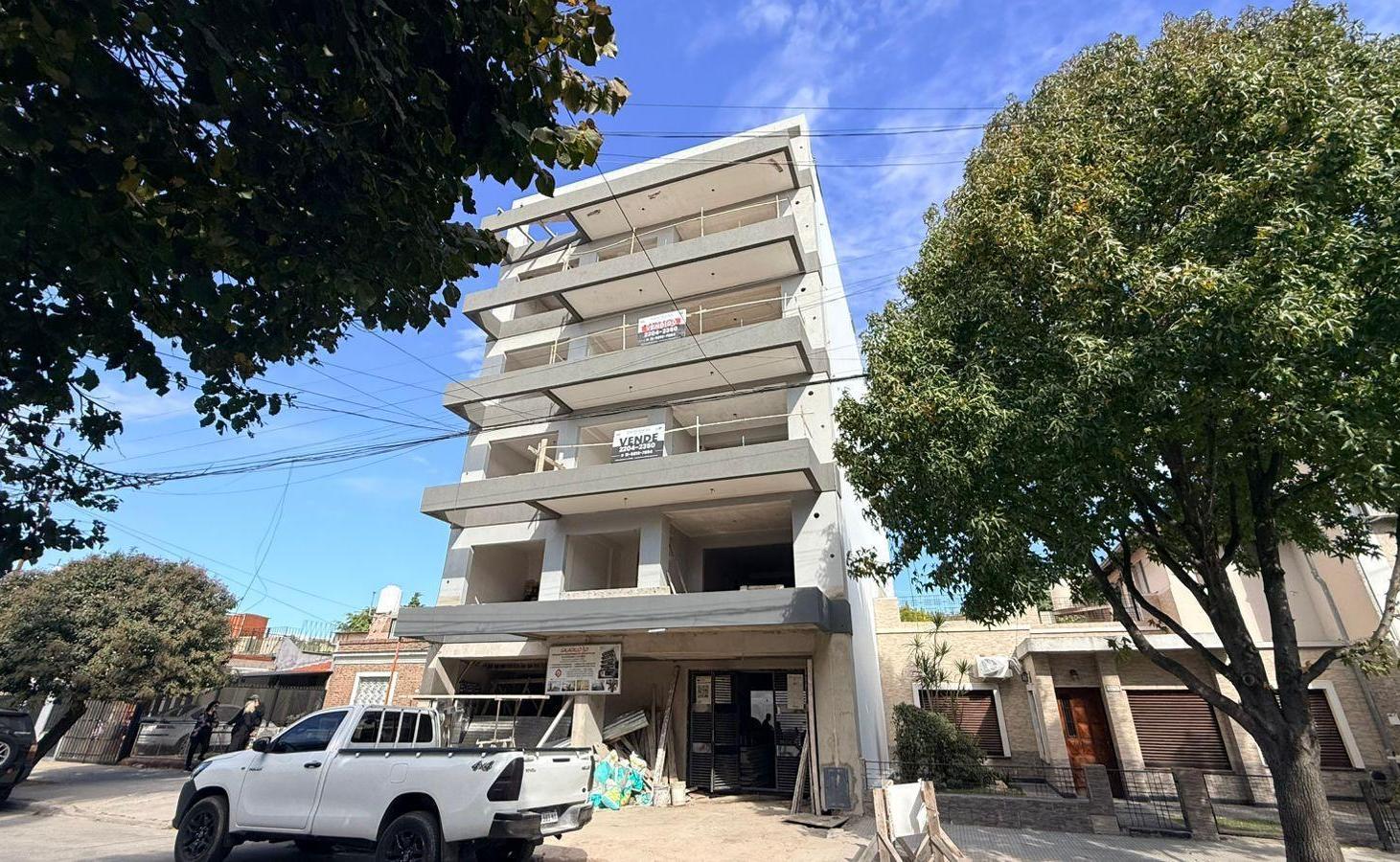Venta - Semipiso de categoria - 2 ambientes