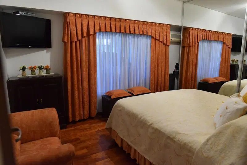 Chalet • 5 ambientes • Excelente estado , escucha oferta • Cabrera 700 Lomas del Mirador 5