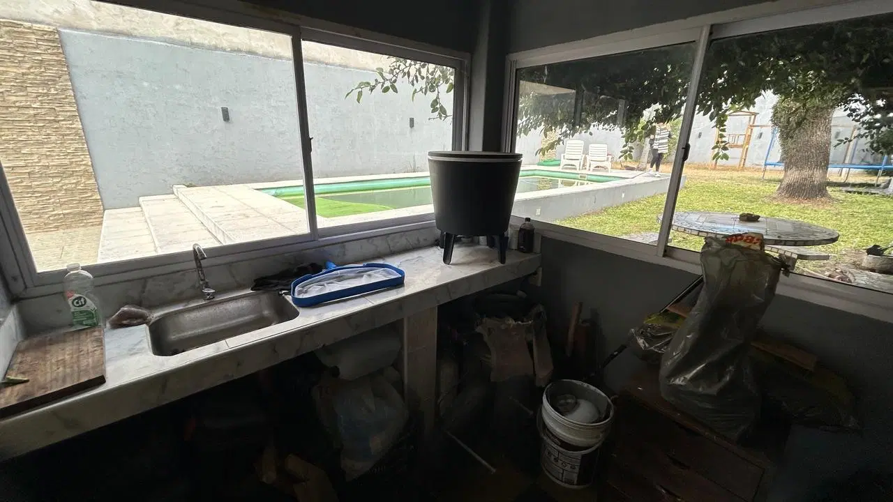 Casa de gran tamaño c/ Pileta en Tablada 5