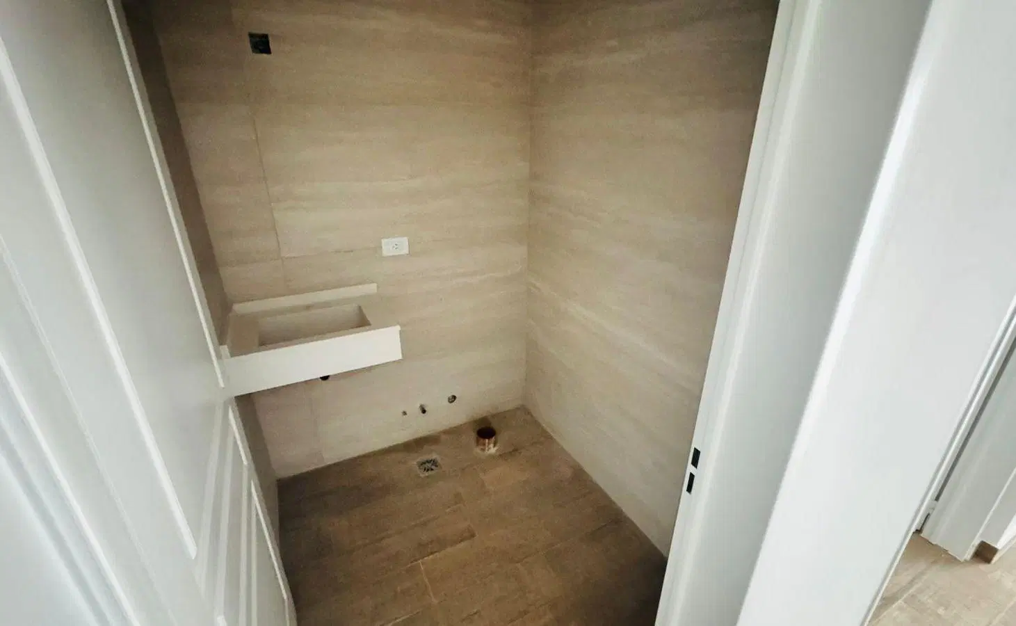 Semipiso - 2 amb con 2 baños, cocina separada - Miralla y Artigas 5