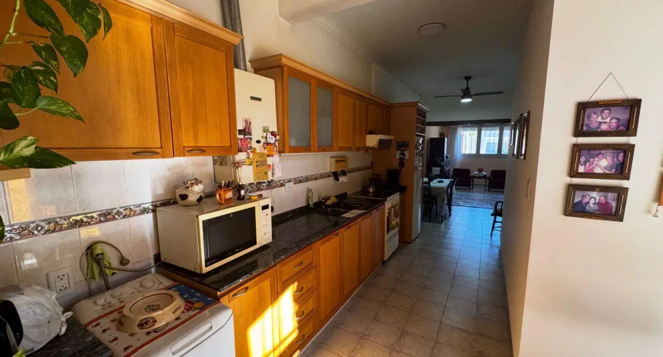 Venta - Casa Muy Luminosa sobre Lote Propio en Esquina - 4 amb 110m2 - Ramos Mejia 5