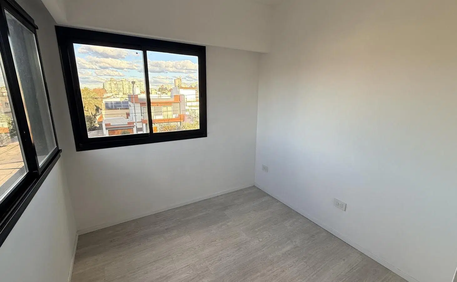 Dept en Venta - 2 amb - a Estrenar - En esquina Jose Leon Suarez y Ordoñez 4
