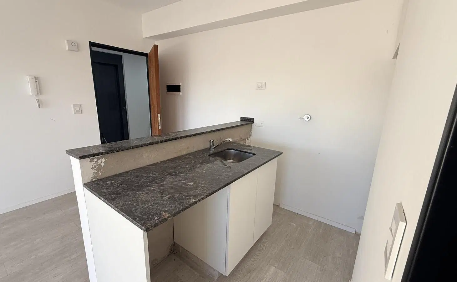 Depto en Venta - Monoambiente - A Estrenar - Lugano 3