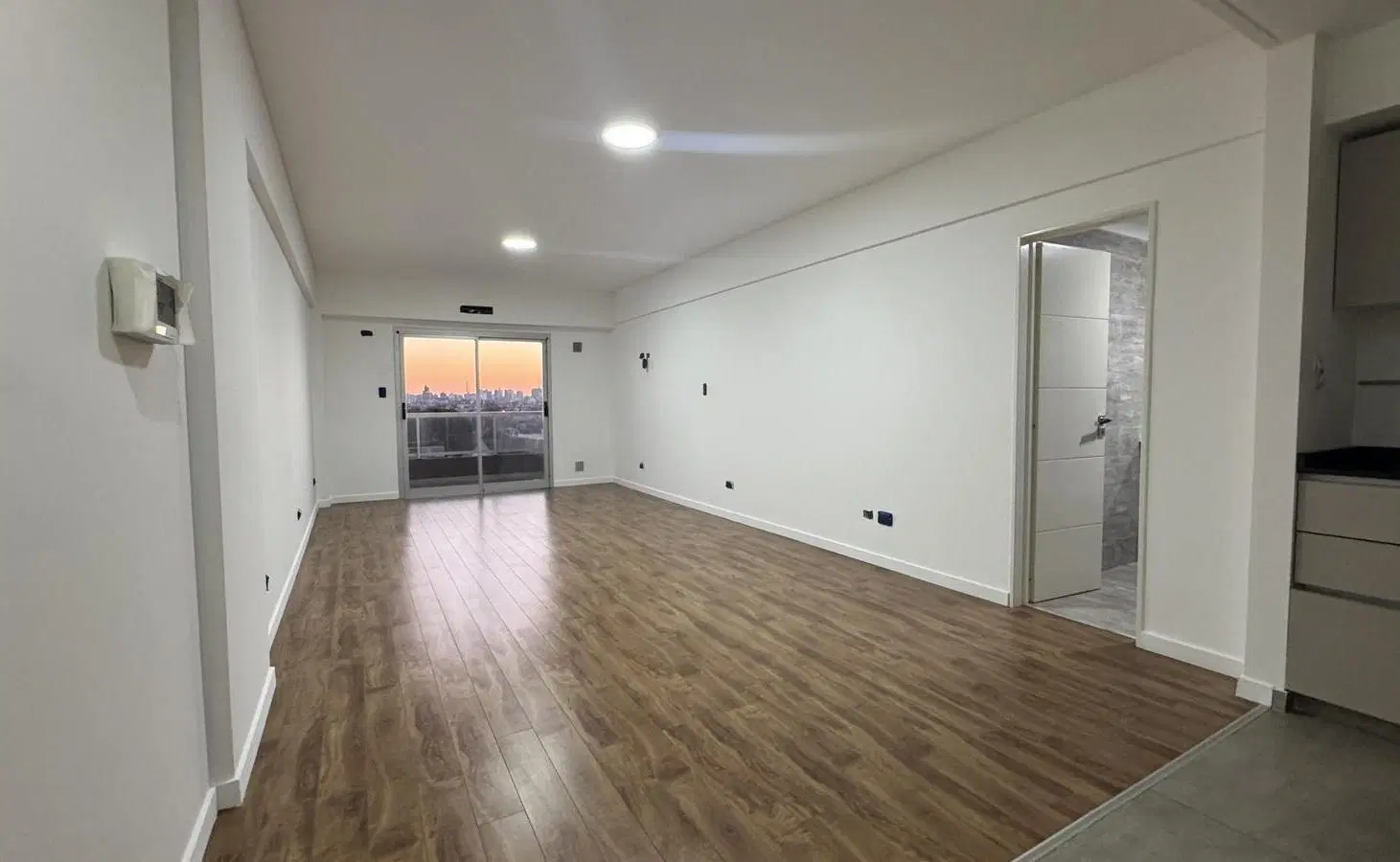 Dpto en Venta - Monoambiente - Muy amplio 43m2 - Luminoso - Ciudadela 1