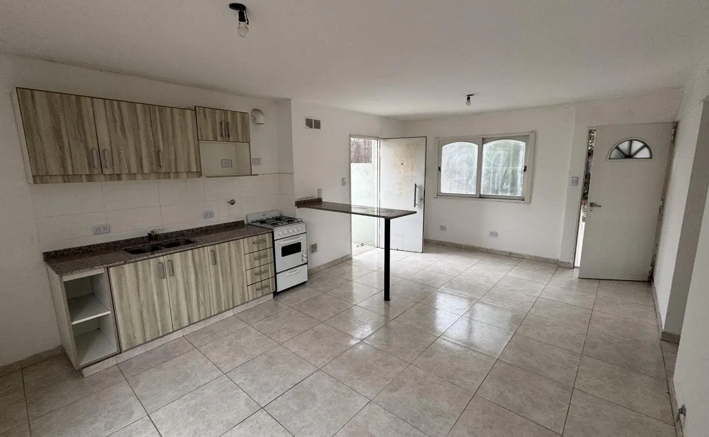 VENTA PH 3 AMBIENTES RECICLADO - CON PATIO - LUMINOSO - LA TABLADA 1