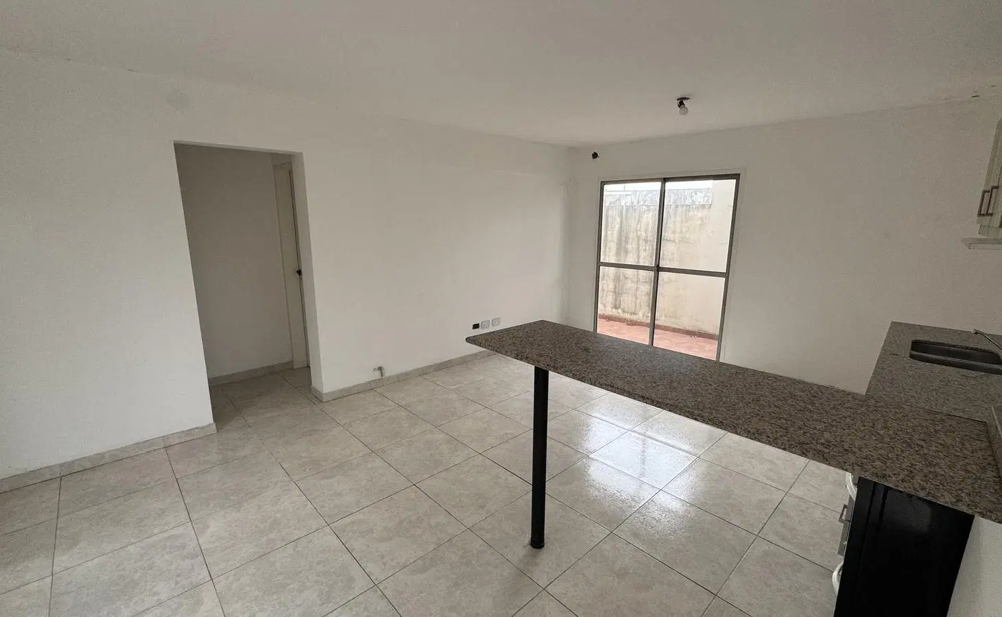 VENTA PH 3 AMBIENTES RECICLADO - CON PATIO - LUMINOSO - LA TABLADA 4