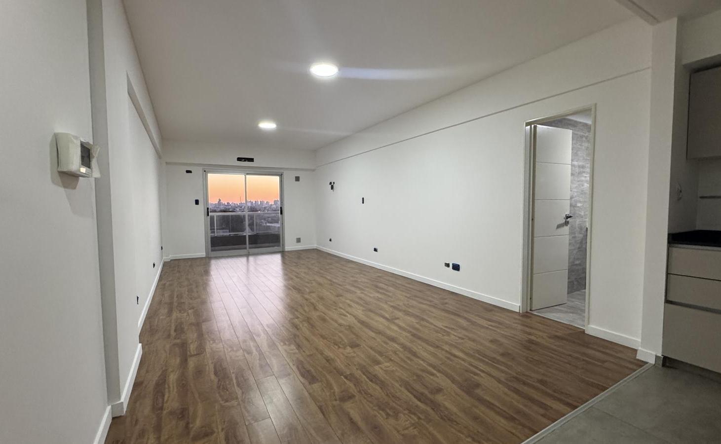 Foto de Dpto en Alquiler- Monoambiente - Muy amplio 43m2 - Luminoso - Ciudadela, imagen 5