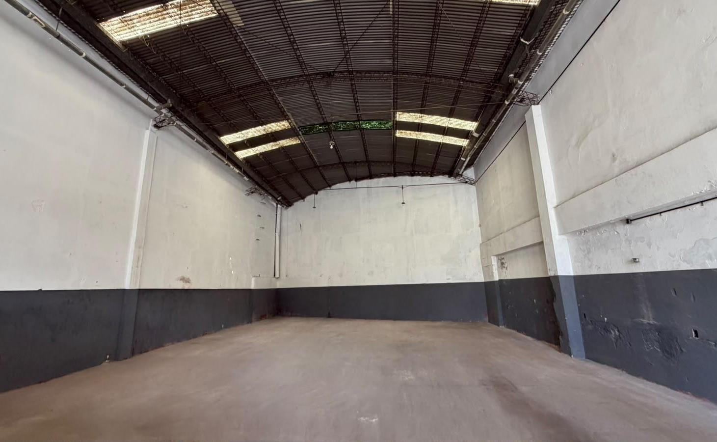 Foto de Alquiler galpon 200 m2 Parque patricios., imagen 2