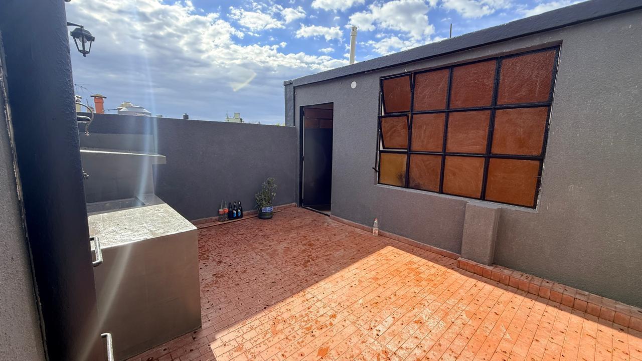 Foto de Alquiler - PH 2 ambientes y medio - Con patio sin expensas, imagen 1