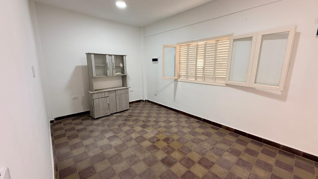 Foto de Alquiler - PH 2 ambientes y medio - Con patio sin expensas, imagen 2