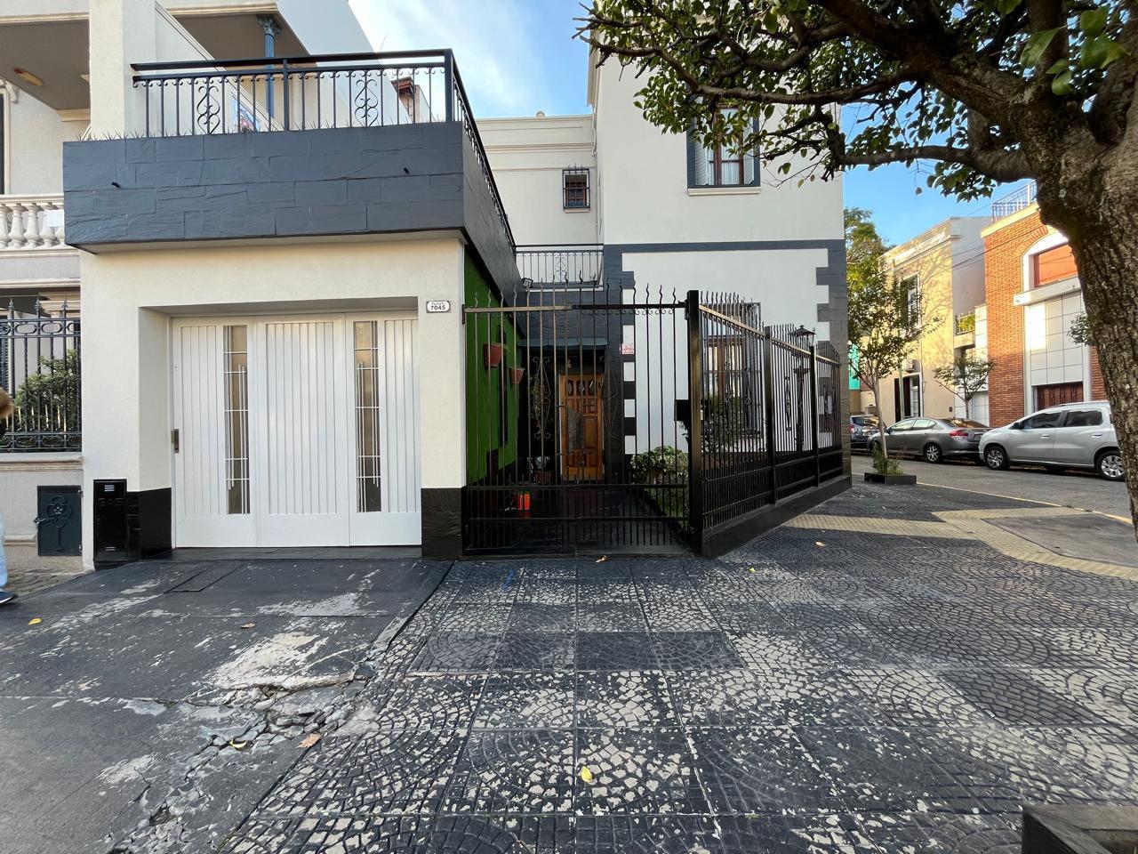 Foto de Casa - 5 ambientes garage quincho - Excelente estado - Tuyuti 7000, imagen 2