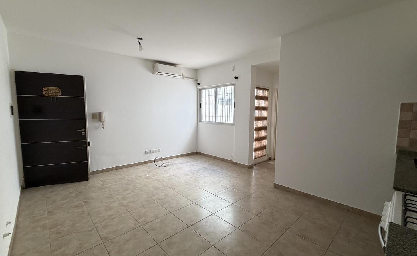 Foto de ALQUILER | Tipo PH - PB con patio - Corvalan 900 Mataderos, imagen 2