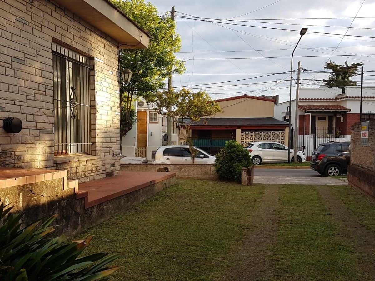 Linda Casa Tipo Chalet en Tigre Centro 2