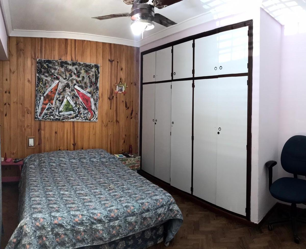 Dos Casas Sobre un Lote de 387 m² a m de Av Italia 3