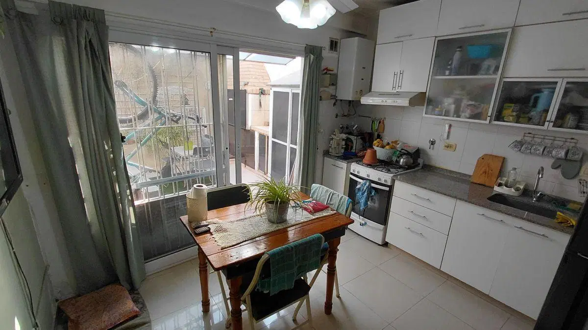 Triplex 5 Ambientes en Excelente Ubicacion 2