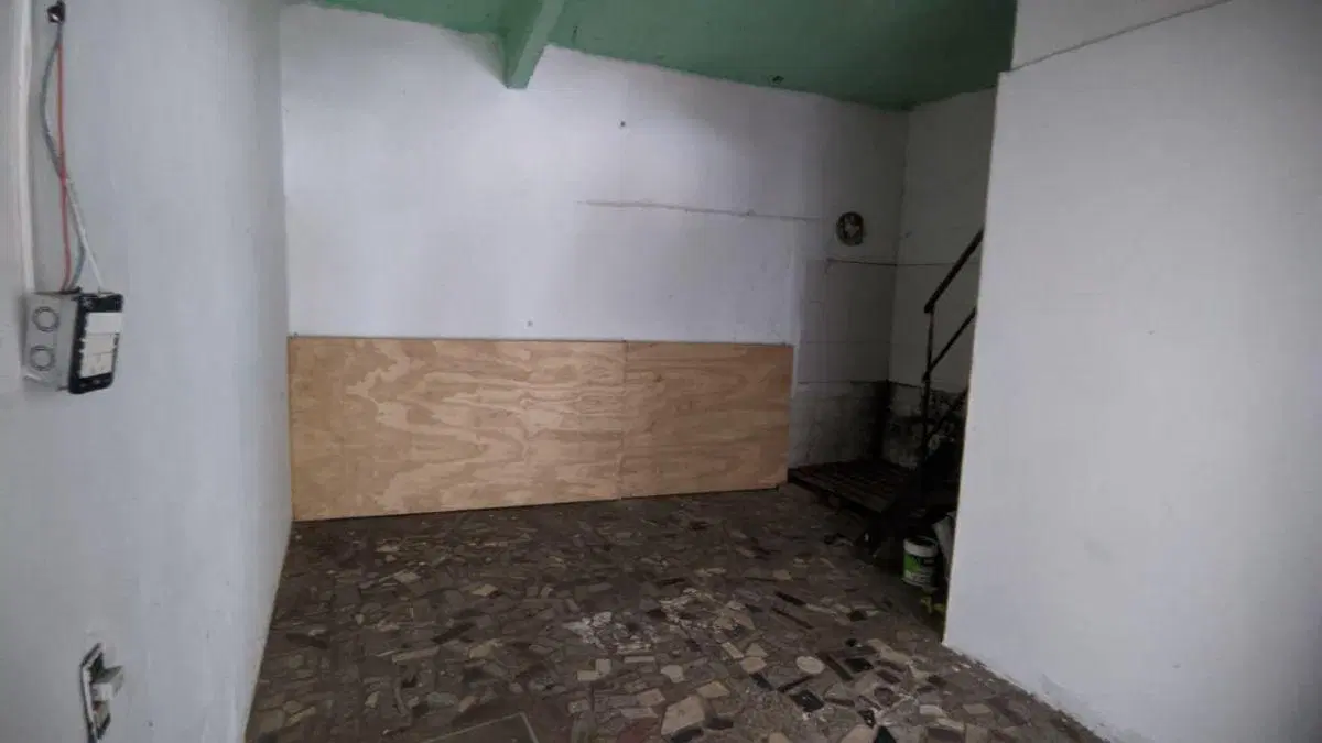 Alquiler Local sobre Av.Italia Tigre Centro 4