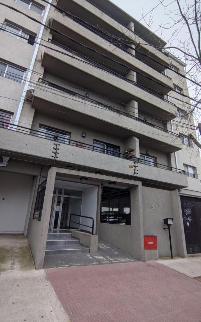 Departamento de 2 ambientes con cochera en alquiler – Tigre Centro