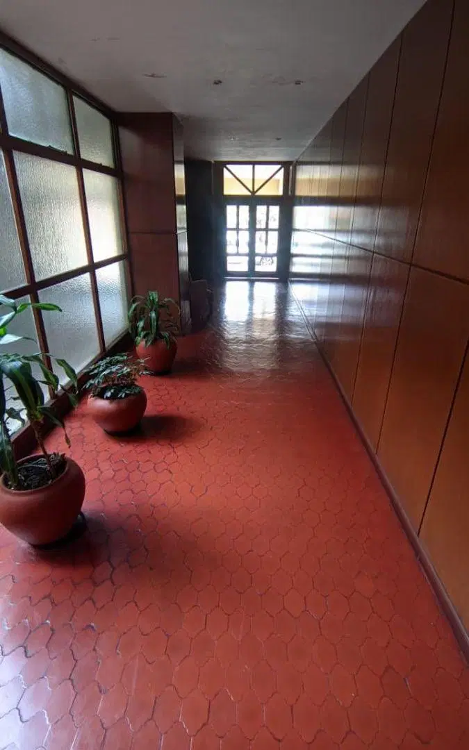 Departamento de 3 Ambientes 5º piso Sobre Calle Sarmiento 4